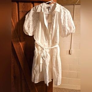 Women's white dress. Size M